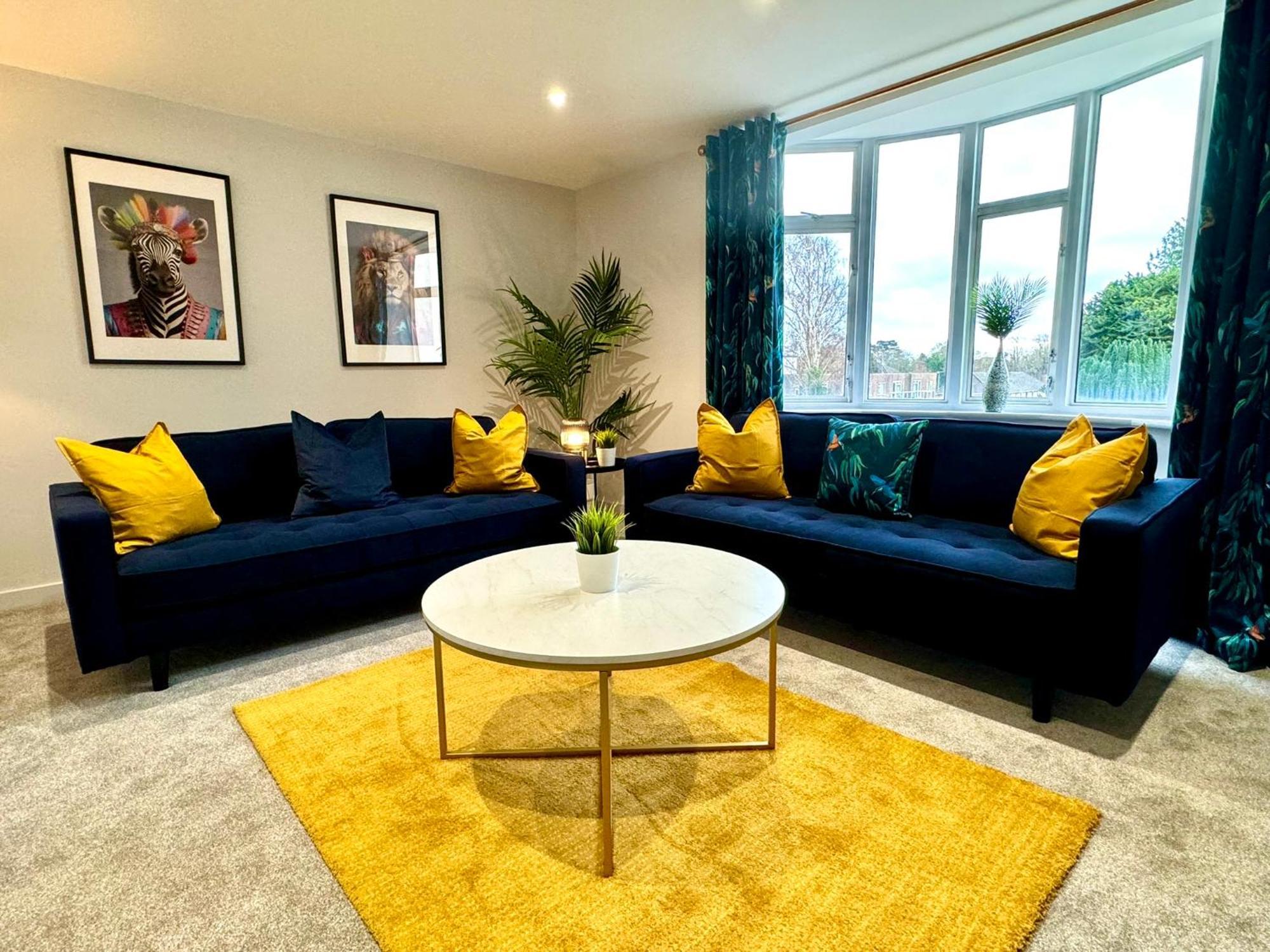 Amazing Large 3 Bedroom Apartment - Sleeps 8! Bournemouth Dış mekan fotoğraf